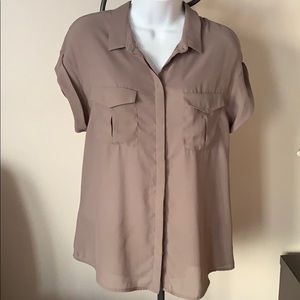 H & M taupe 2 pocket hidden button Size 8 Blouse
